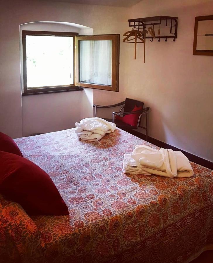 B&B Tre Ponti Castiglione Chiavarese ภายนอก รูปภาพ